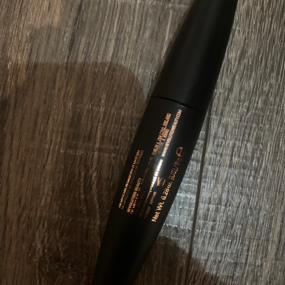 Makeup Revolution Stretch it Out Mascara